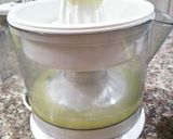 Une image de l'étape 2 de Boisson rafraîchissante au citron vert et graines de chia.