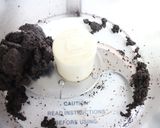 A picture of step 4 of Easy No-Bake Banana & Oreo Cake.