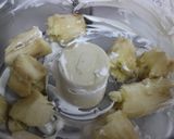 A picture of step 8 of Easy No-Bake Banana & Oreo Cake.
