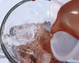 Foto langkah ke 3 dari resep Es Coklat Milo Creamy.