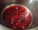 A picture of step 1 of Apple and Beetroot sauce.