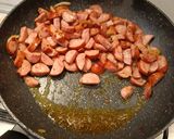 A picture of step 7 of Baked Beans with Smoked Sausages.