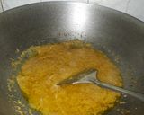 A picture of step 2 of Amritsari masala nutri with bread.