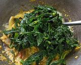 Foto langkah ke 3 dari resep Ayam daun singkong masak kecombrang.