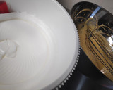 Foto del paso 1 de la receta: Magdalenas de huevo rellenas de dulce de leche