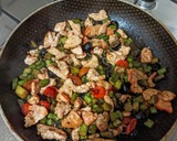 Foto del paso 5 de la receta: Espárragos salteados con lomo