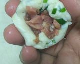 Foto langkah ke 2 dari resep Flat Bread Daun Bawang Teflon.
