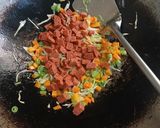 Foto langkah ke 3 dari resep Nasi Goreng Sayuran Chicken Pepperoni.