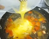 Foto langkah ke 2 dari resep Sup Tomat Telur.