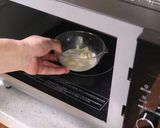 A picture of step 2 of Easy Cheese Sauce♪.