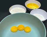 Foto langkah ke 4 dari resep Magic Pear Cake.