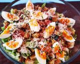 Friss zöldsaláta kapribogyóval, avokádóval fűszeres öntettel recept fázis 11 fotója