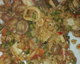 Foto del paso 2 de la receta: Arroz frito con verduras y gambas y almejas con salsa teriyaki a mi manera en la olla GM f