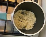 Foto del paso 1 de la receta: Arroz con atún sano, sin colar el arroz!