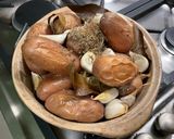 Une image de l'étape 7 de Pommes de terre au diable, ail confit et herbes aromatiques.
