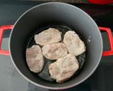 Húsos párolt édeskáposzta recept fázis 2 fotója