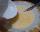 Foto langkah ke 2 dari resep Omelete Telur Bawang Putih Tabur Oregano.