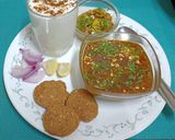 A picture of step 12 of Chapdi Tavo or Chapdi Undhiyu ---- A Saurashtra Platter.