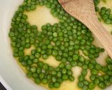 A picture of step 3 of Vegetarian Carbonara with Peas.