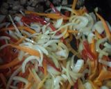 Foto del paso 2 de la receta: Carne salteada a la crema y cerveza relleno para fajitas o tacos🍺