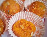 A picture of step 5 of Motichur laddo/laddu.