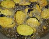 Foto langkah ke 2 dari resep Terong crispy saus kecap.