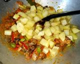 Foto langkah ke 4 dari resep Sambel kentang ati ayam + pete.