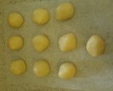 A picture of step 8 of Our Family’s Delicious Melon Pan.