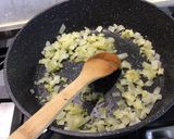 Une image de l'étape 8 de Poulet aux champignons, coriandre et crème de masala.