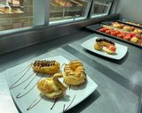 Foto del paso 9 de la receta: Pasta choux o masa bomba, crema pastelera y cubierta sabor a chocolate. 💗🤌🏻