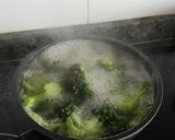 Foto del paso 1 de la receta: Espaguetis con brócoli y salsa de queso