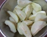 A picture of step 1 of Babugosha (pear) jam.