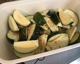 Une image de l'étape 3 de Courgettes rondes façon potatoes aux herbes de Provence et épices méridionales.