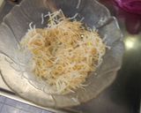 Foto del paso 2 de la receta: 2 biandas dos, laborales (por lo menos)con un termo de caldo