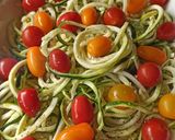 Une image de l'étape 2 de Spaghetti de courgettes, feta et tomates cerises.