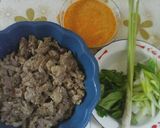 Foto langkah ke 1 dari resep Daging masak manis.