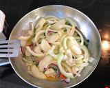 A picture of step 5 of Lamb liver with chilli and onion.
