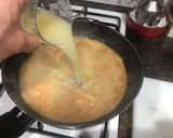 Foto del paso 4 de la receta: Lomo en salsa de cebolla con tiras de piquillo