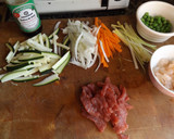 Foto del paso 1 de la receta: Wok de tallarines, carne y verduras