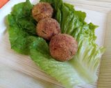 Foto del passaggio 9 della ricetta Polpette di zucchine e ricotta con cuore filante