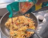 Foto langkah ke 6 dari resep Mie Goreng Sayur Sehat.
