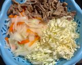 Hình bước làm 2 của món Gỏi bắp cải mề gà