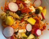 Foto del paso 8 de la receta: Ensalada de Pasta con Feta y Mango aderezada con mostaza y sirope de arroz !! (baja en fructosa)