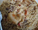 A picture of step 2 of Indomie Mai nama.