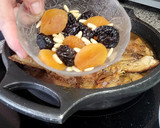 Foto del paso 8 de la receta: Pollo Rustido con Ciruelas y Orejones