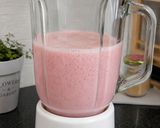 Foto langkah ke 1 dari resep Strawberry Ice Cream Ala Rumahan.