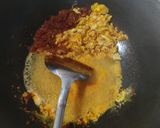 Foto langkah ke 4 dari resep Indomie Goreng Nyemek Simpel.