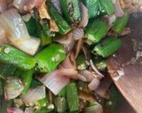 รูปขั้นตอนการทำที่ 5 ของ Bindhi Masala 🌶️🫚แกงมาซาล่ากระเจี๊ยบ🌿🌶️