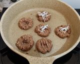 Foto langkah ke 6 dari resep Choco Cheese Oat Cookies (No Oven, No Mixer, Takaran Sendok).