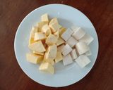 Hình bước làm 1 của món Chè khoai lang, khoai mì dã chiến